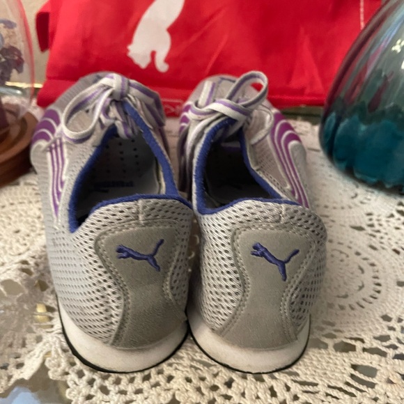 Puma lace up lightweight sneaker with bag - Picture 9 of 9